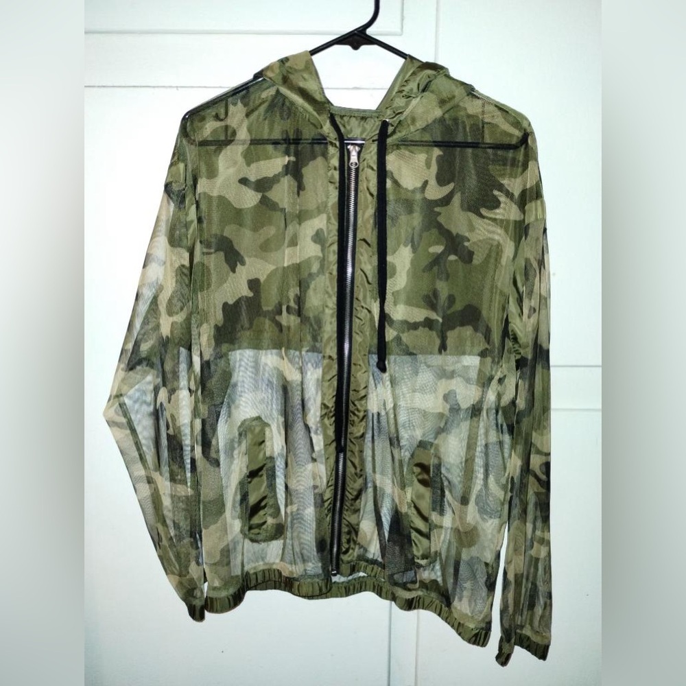 Mesh windbreaker jacket